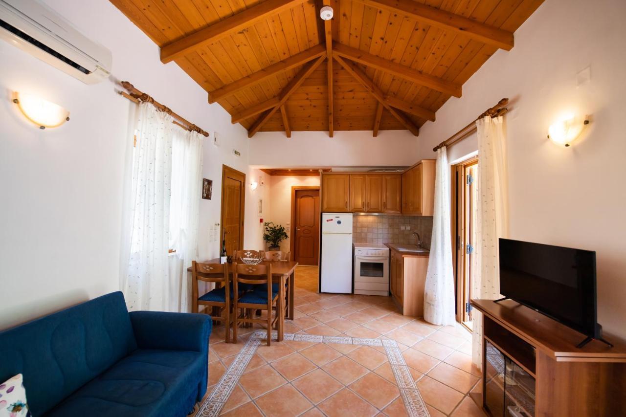 Delphinus Villas-Villa Nikitas Áyios Nikítas Dış mekan fotoğraf